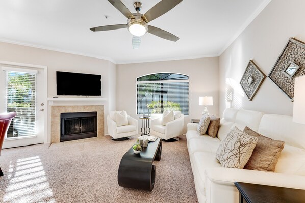 Smart TV - Dog-friendly condo close to the city with central AC, shared pool, & hot tub (Scottsdale)