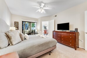 2 bedrooms, free WiFi, bed sheets - Dog-friendly condo close to the city with central AC, shared pool, & hot tub (Scottsdale)