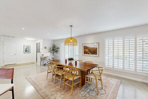 Dining - Dog-friendly modern stay with a heated private pool, sun room, & grill (Tucson)