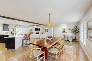 Dining - Dog-friendly modern stay with a heated private pool, sun room, & grill (Tucson)
