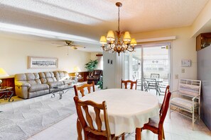 Dining - Comfortable stay with a pool, tennis court, and gym access, washer/dryer, & AC (Sun City)