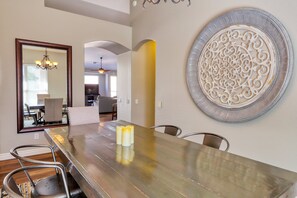 Dining - Private desert dream home with enclosed yard, pool, furnished lanai, & grill (Mesa)