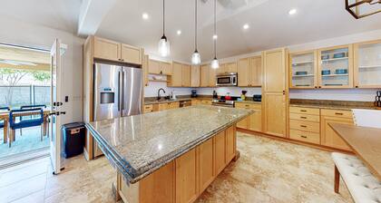 Modern home with open layout, private pool, & washer/dryer - dog friendly