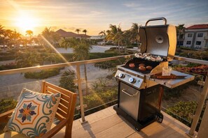 Property grounds - Gold Coast Resort Retreat | Pool, Tennis, Gym & Room Service (Noord)