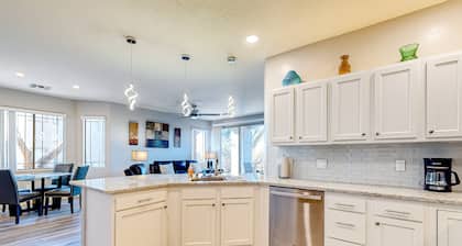 Bright and spacious mountain-view home with pool/hot tub on-site, golfing nearby