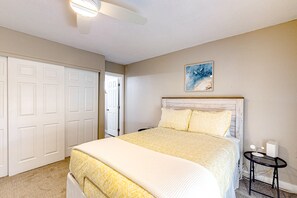 3 bedrooms, iron/ironing board, travel cot, free WiFi - WeeCasa | Dog-friendly house in Chandler with private heated pool, hot tub, AC (Chandler)