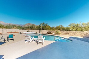 Pool - Sabino Canyon home with mountain views - walk to Sabino Canyon National Park (Tucson)