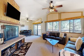 Smart TV, table football, ping pong, books - Serene, two-story cabin with a game room, washer/dryer, & furnished deck (Lakeside)