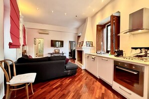 Living area - Centre View - Elegance and Comfort in the Heart of Cagliari (Cagliari)