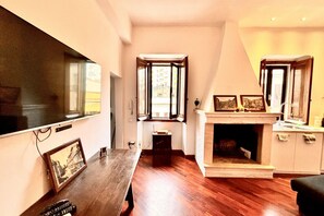Interior - Centre View - Elegance and Comfort in the Heart of Cagliari (Cagliari)