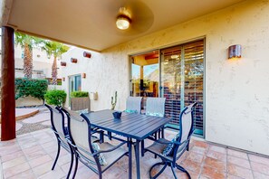Outdoor dining - Attractive home with private pool, spa, patio, AC, & W/D - near attractions (Cave Creek)