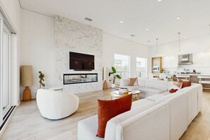 Smart TV, fireplace - Desert days, cozy nights, and poolside delights await at this stylish home. (Palm Springs)