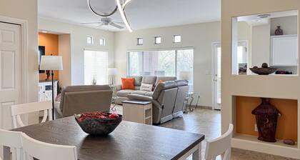 Tastefully remodeled condo with pool, hot tub & fitness room