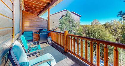 Scenic mountain condo with balcony, gas grill, smart TVS, central air, & W/D