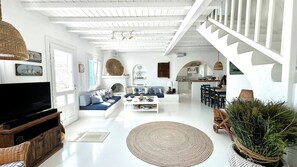 Smart TV, music library, stereo - Stay Waterfront – Stunning 6-Bedroom Villa Annita with Pool (Mikonos)