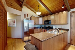Fridge, microwave, oven, stovetop - Secluded dog-friendly home with gas grill, patio, wood-burning fireplace, & W/D (Munds Park)