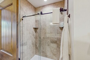 Shower, hair dryer, towels - Brand new home w/ patio & mountain views, close to golf, lakes, town & more (Show Low)