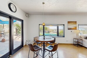Dining - Dazzling retreat with city views, pool, hot tub, bocce ball court, & roof deck (Tucson)
