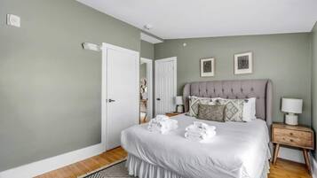 Iron/ironing board, travel crib, WiFi, bed sheets