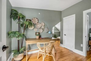 Interior - Luxury Historic Home, Downtown + Walkable! (Charleston)