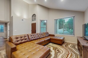 Smart TV - Your Sunny Scottsdale Escape — A Spacious Two-Story Retreat with a Private Pool. (Scottsdale)