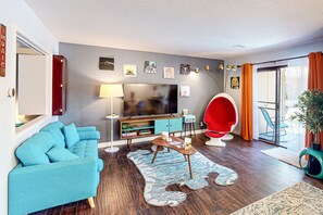 Smart TV - Serene Condo with pool, duck ponds and washer/dryer (Indio)
