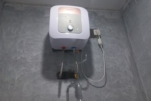 Standard Double Room | Bathroom