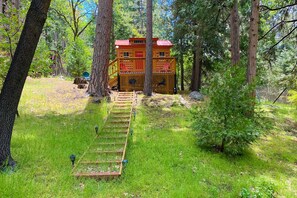 Exterior - Dog-friendly quaint cabin with two-story deck, fireplace, W/D, & yoga studio (Idyllwild-Pine Cove)