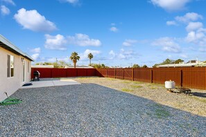 Terrace/patio - Tucson Comfort in the Heart of the Desert—Where Relaxation Meets Convenience (Tucson)