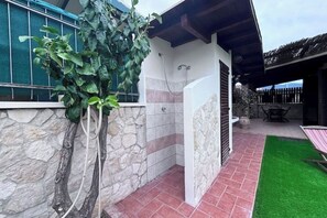 Property grounds - Capitana Eden Villa - Your retreat between sea and nature (Quartu Sant'Elena)