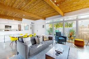 Smart TV, fireplace, stereo - Mid-Century Modern Meiselman Home with Backyard Oasis, Pool & Spa (Palm Springs)