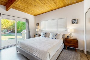 3 bedrooms, iron/ironing board, free WiFi, bed sheets - Mid-Century Modern Meiselman Home with Backyard Oasis, Pool & Spa (Palm Springs)