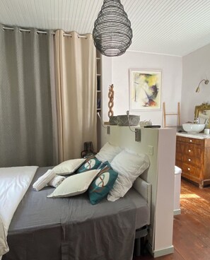 Unclassified image, 2 of 12, button - Vrbo Property (Auvillar)