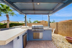 Terrace/patio - Luxury home with pool & pool spa, ping-pong, fire pit, & BBQ grill - dogs ok (Gilbert)