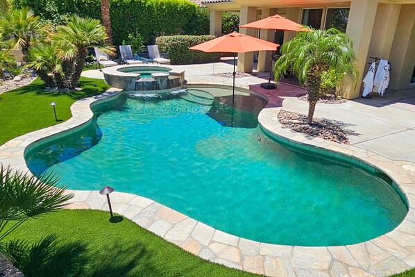 A heated pool - Updated, Dog-friendly, fairway-view home with private lagoon pool & spa - 3BR (La Quinta)