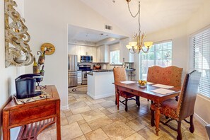 Dining - Step-free, dog-friendly home with pool, hot tub & grill (Scottsdale)