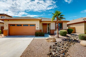 Exterior - Single-level home with private pool, golf course views, pool table, & W/D (Avondale)