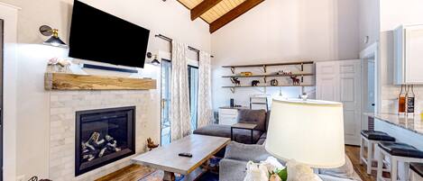 Smart TV y chimenea