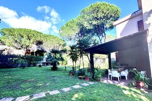Property grounds - Villa Prestige 🌊✨ - Refinement and Relaxation Just a Step from the Sea (Santa Margherita di Pula)