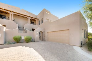 Exterior - Lovely, Ground-Floor Townhouse with a Great Location, Patios, WiFi & Shared Pool (Carefree)