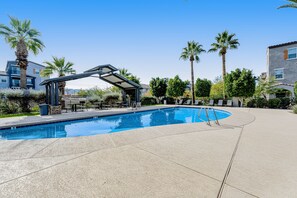Pool - Charming Condo with Central A/C & Washer/Dryer - Shared Pool & Hot Tub (Phoenix)