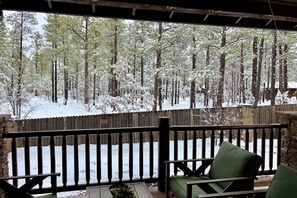 Property grounds - Mountain Views, Cozy Comfort, and Snowbird Bliss – Your Perfect Show Low Getaway (Show Low)