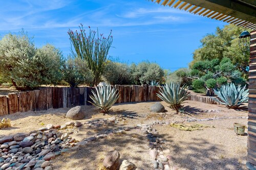 Charming condo, conveniently located, with shared pool & w/d