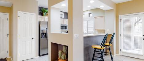 Coffee/tea maker, fridge, microwave, oven