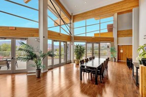 Interior - Peaceful Garden Retreat with Family & Resort Amenities (West Kelowna)