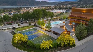 Sports court - Peaceful Garden Retreat with Family & Resort Amenities (West Kelowna)
