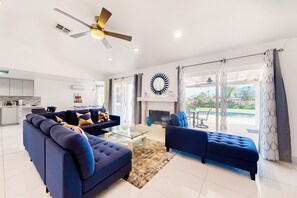 Smart TV, fireplace - Golf course-front home with private pool, pool spa, fireplace, grill, & hammock (Palm Desert)