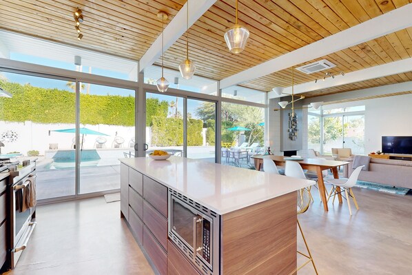 Fridge, microwave, oven, stovetop - Dog Friendly Iconic Krisel home w/fantastic pool, spa, firepit & mountain views (Palm Springs)