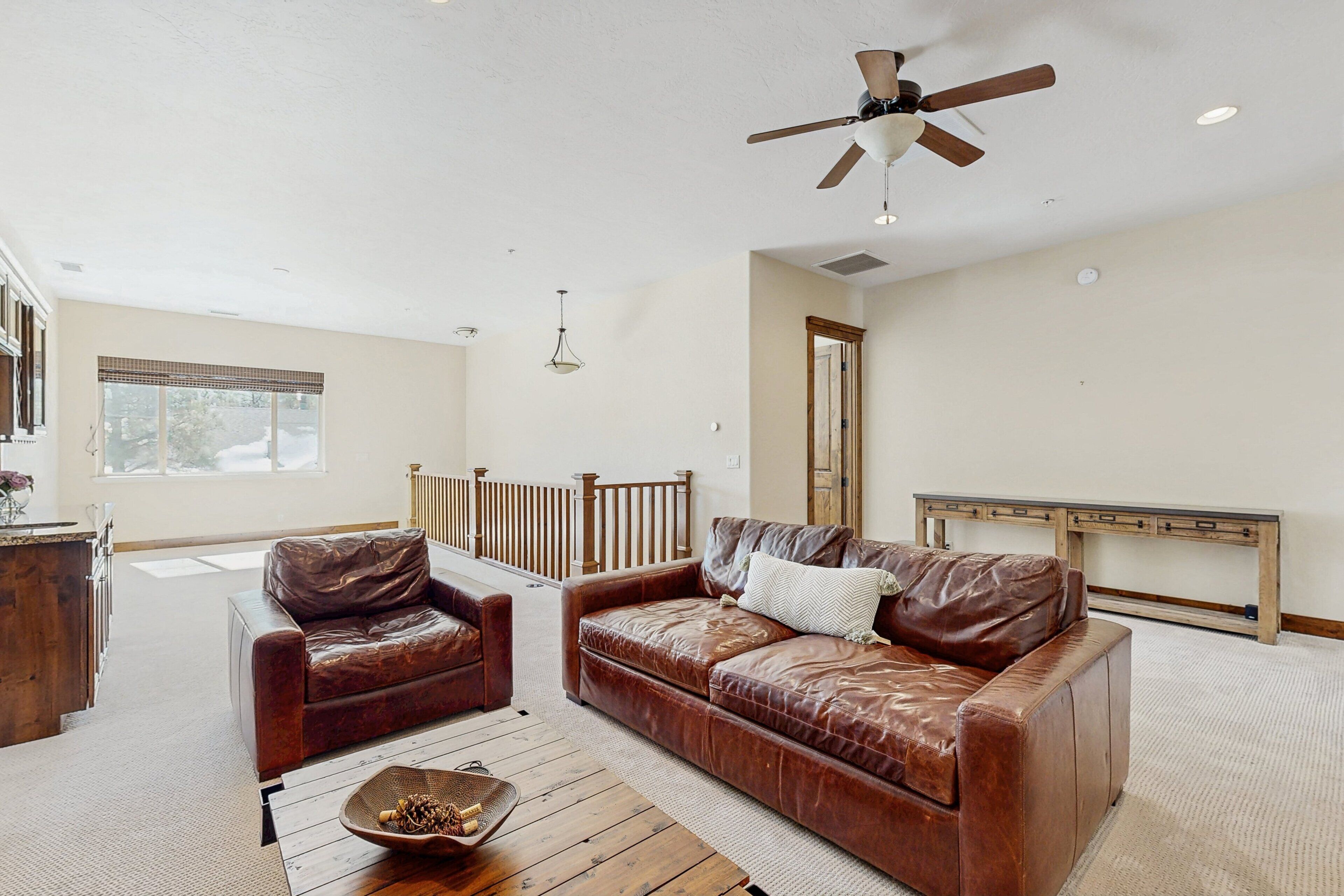 Spacious Home W/ Game Room & Large Covered Patio - Access To Shared Pool/hot Tub - Flagstaff, AZ