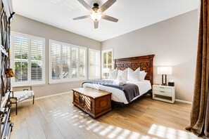 4 bedrooms, desk, iron/ironing board, free WiFi - Private pool home with walled yard, firepit, grill & lanai - dog-friendly (Cave Creek)